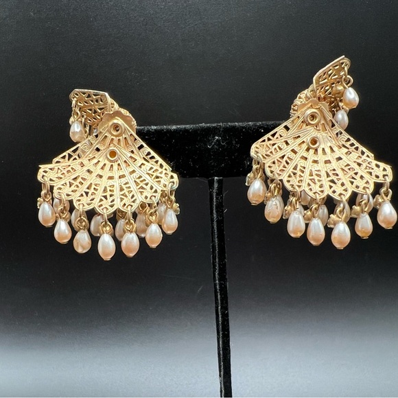 Vintage Estate Rhinestone Filigree Clip On Drop Balls Layered Cha Cha Earrings - Picture 2 of 12